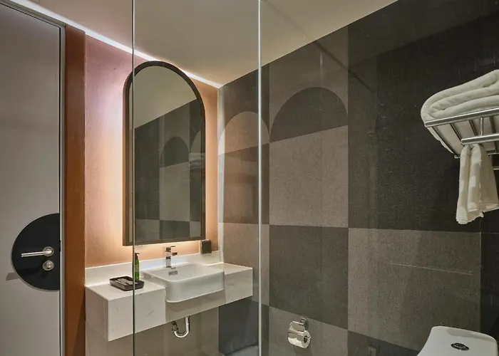 Hotel The Quarter Onnut By Uhg - Close To Bitec, Cloud 11, 40 Minutes To Suvarnabhumi Airport Bangkok