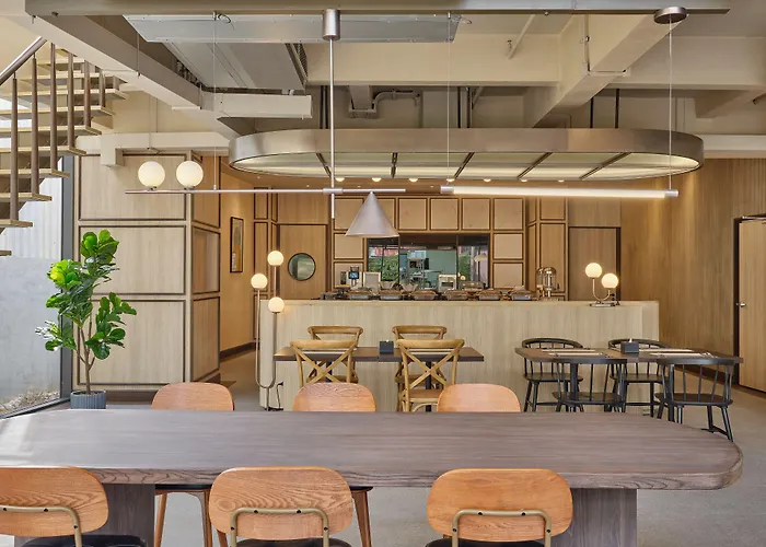 Hotel The Quarter Onnut By Uhg - Close To Bitec, Cloud 11, 40 Minutes To Suvarnabhumi Airport 4*