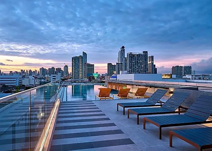 Hotel The Quarter Onnut By Uhg - Close To Bitec, Cloud 11, 40 Minutes To Suvarnabhumi Airport