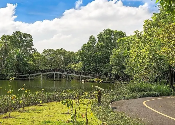 The Quarter Onnut By Uhg - Close To Bitec, Cloud 11, 40 Minutes To Suvarnabhumi Airport Hotel 4*